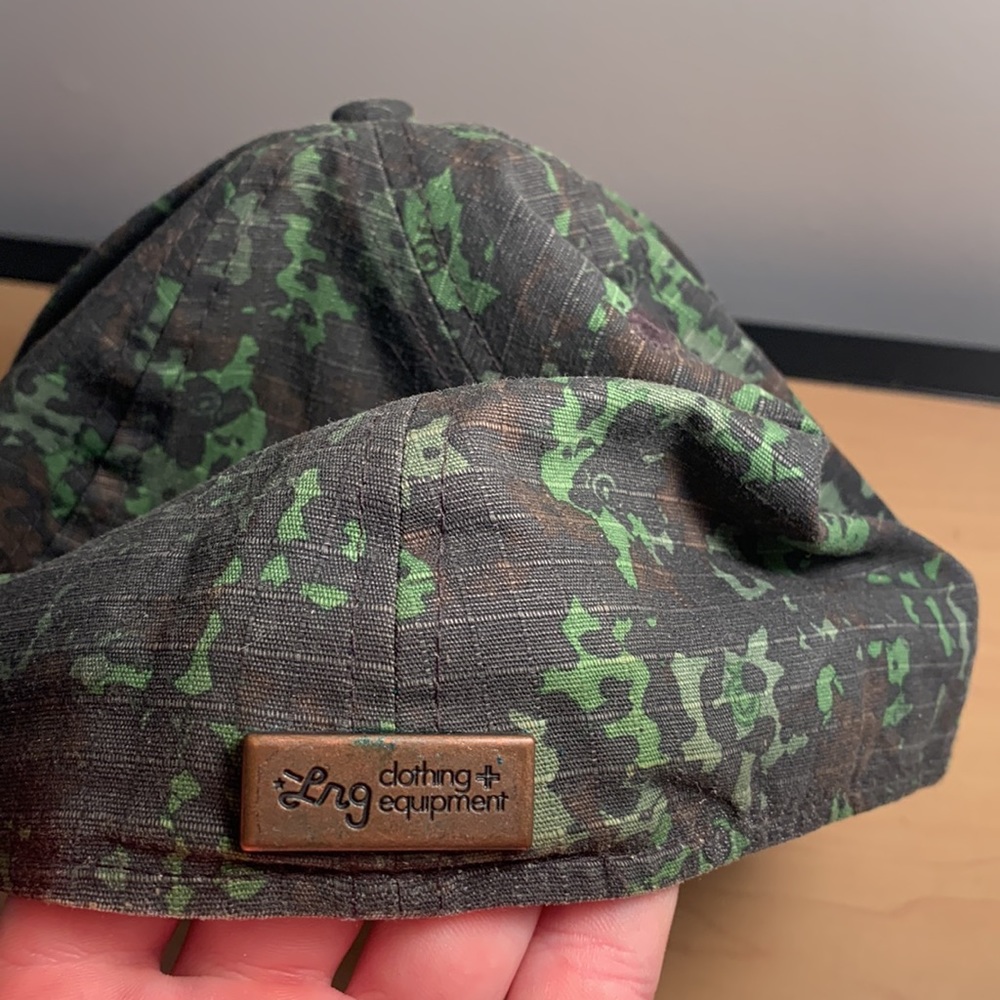 LRG  fitted hat - Picture 3 of 4